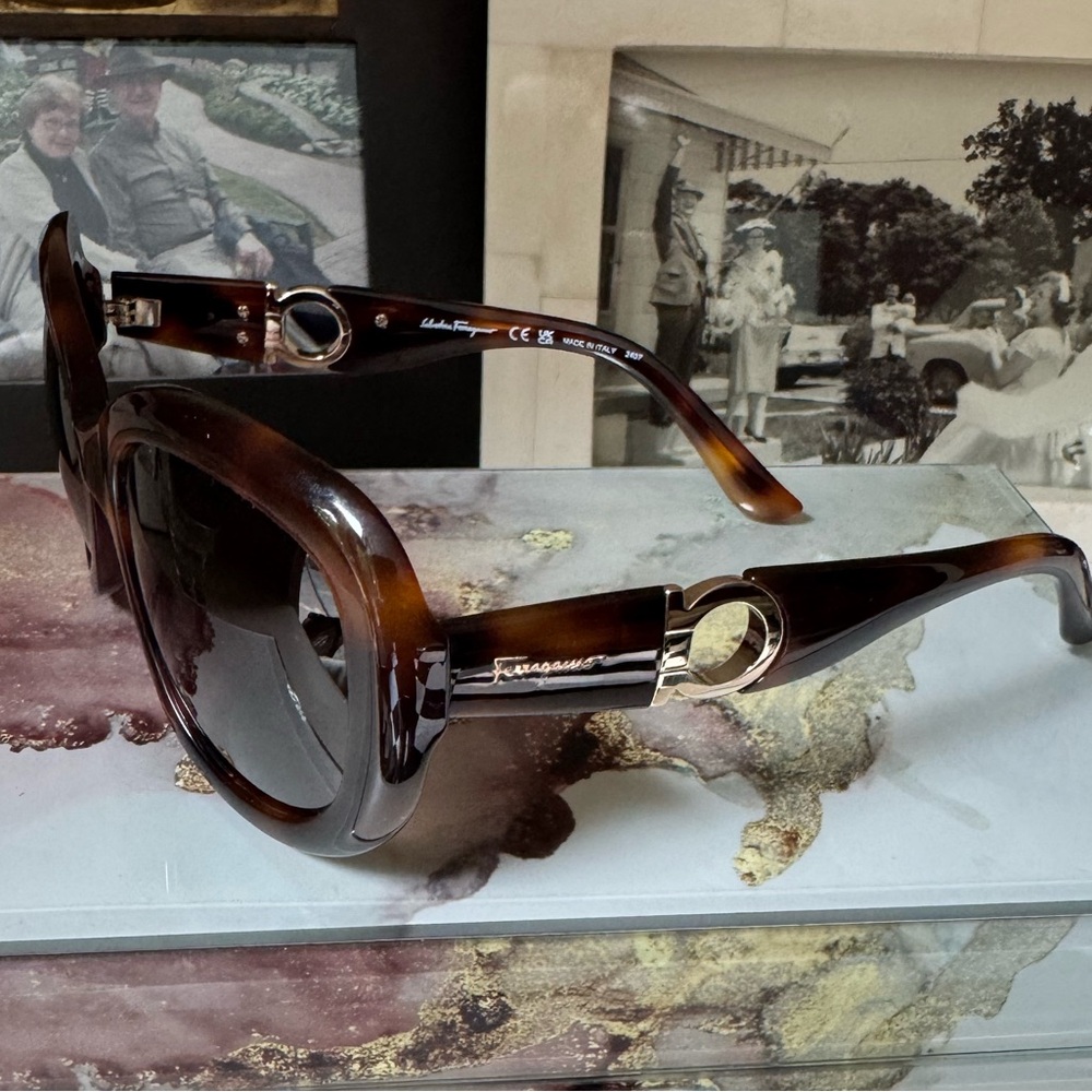SALVATORE FERRAGAMO NWT Tortoise Cat-eye Sunglasses Authentic Gancini! - Picture 3 of 16
